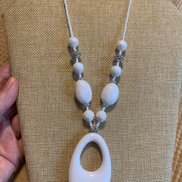 UV reactive retro necklace. Perfect for clubbing. 1970’s - Picture 4 of 7